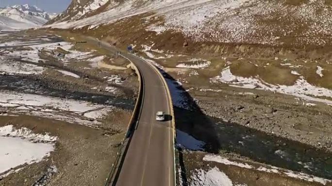 中国新疆独库公路雪山