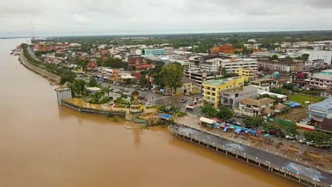 在泰国东北部那空拍的湄公河E-san地标的空中拍摄。概念: 力量、冒险、自然和水。