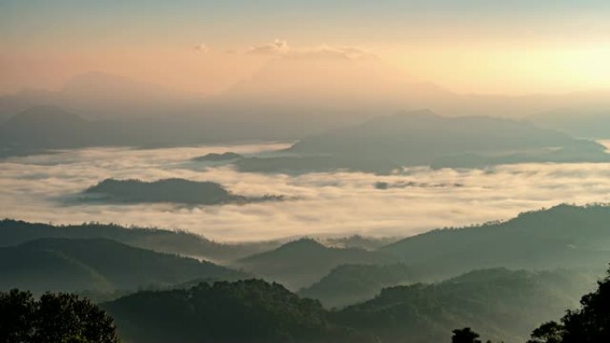 泰国北部清迈的日出山