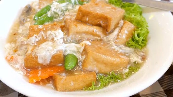 螃蟹炖豆腐