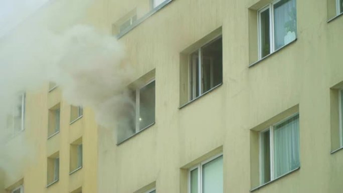 公寓楼的大火。
