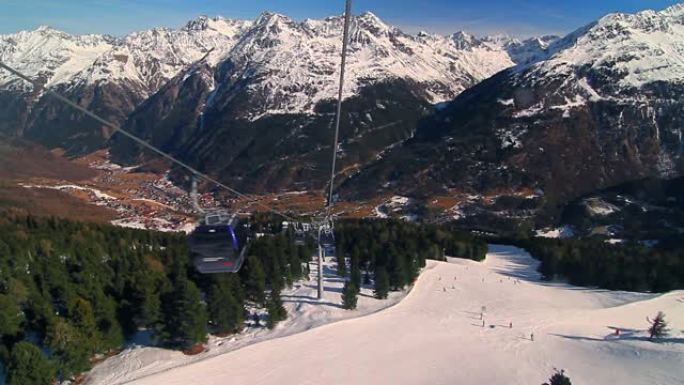 举升机在奥斯特兰阿尔卑斯山的滑雪道