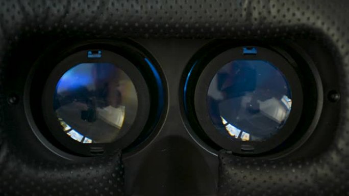 里面VR虚拟现实眼镜玩游戏，看3D 360电影