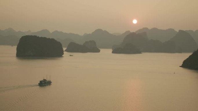 下龙湾，越南日落