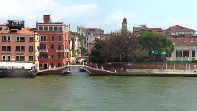 一艘船的威尼斯城