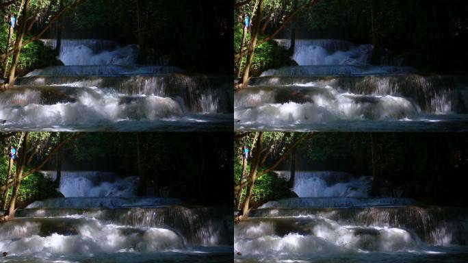 美妙的秋天森林中的惊人瀑布，雨林中的美丽瀑布