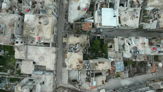 轰炸后对被毁城市的鸟瞰图