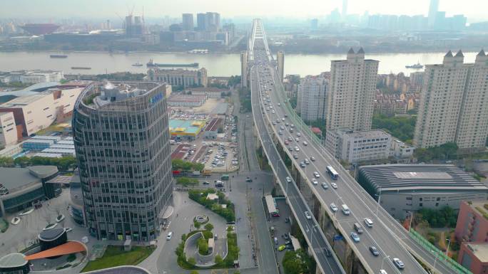 上海市黄浦区鲁班路立交桥卢浦大桥车流城市