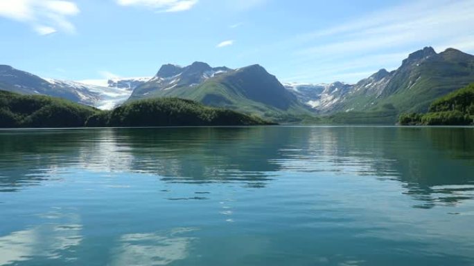 挪威梅洛伊诺尔德乔登和斯瓦尔蒂森冰川的全景