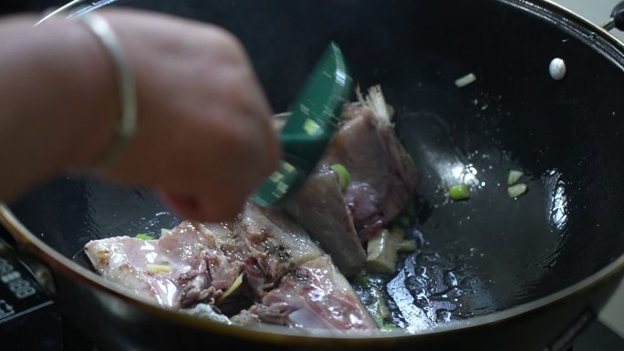 妈妈做饭 包饺子 鲅鱼饺子 农妇做饭