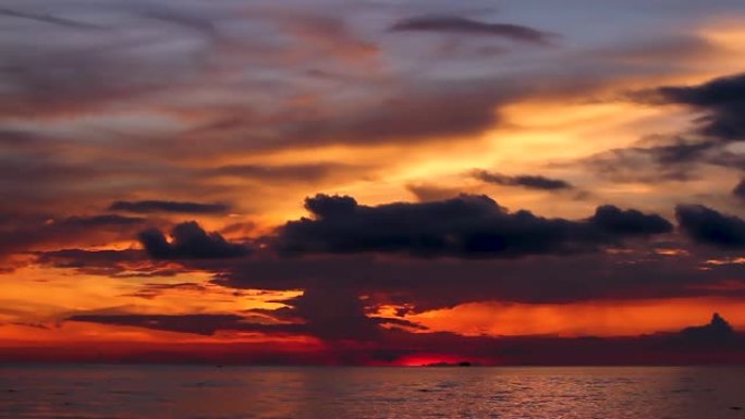 红橙色彩色日落背景长滩岛菲律宾