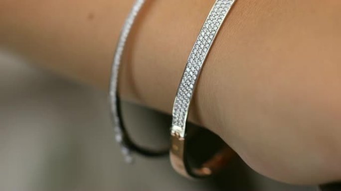 钻石手镯女性珠宝礼品