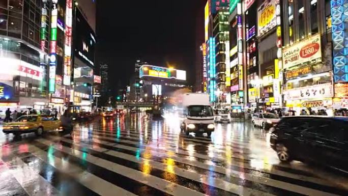 雨夜歌舞伎町的街景