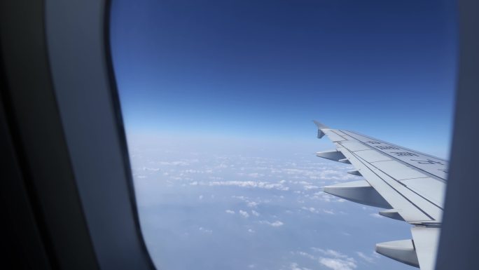 飞机上看蓝天白云