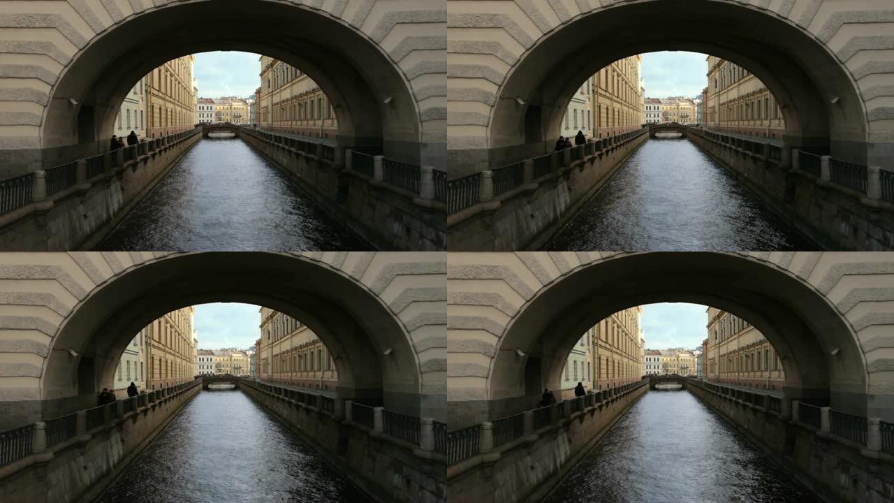 运河上的拱门和桥梁