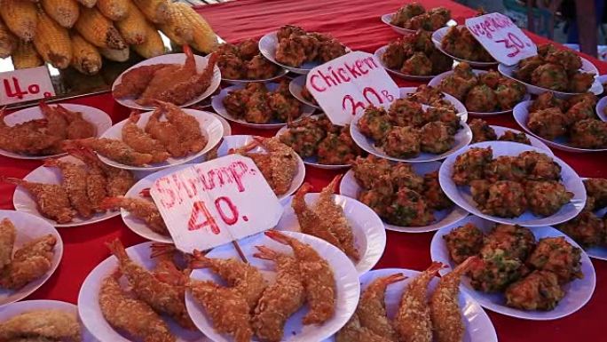 街头食品市场，面糊炸虾，鸡肉和蔬菜球，泰国