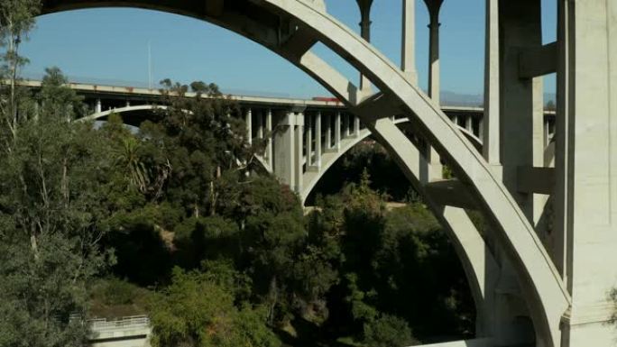 科罗拉多桥和134高速公路帕萨迪纳加州-航拍