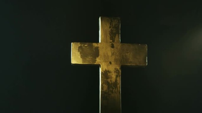 神圣象征金色十字架