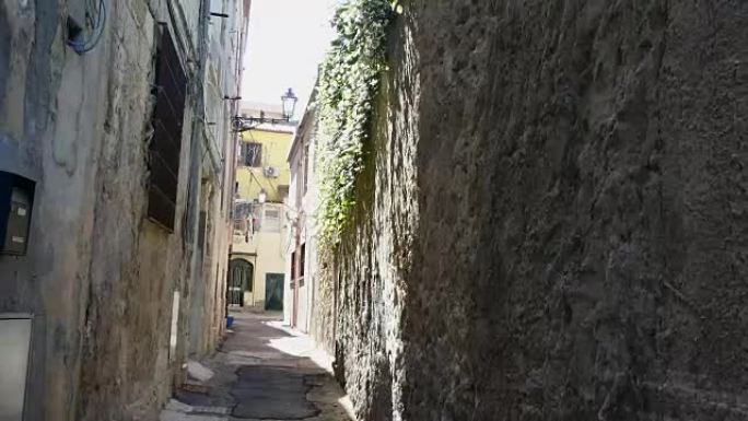 意大利老城的荒芜小巷