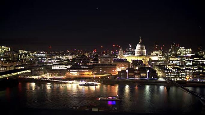 伦敦黑修士和夜间的圣保罗大教堂