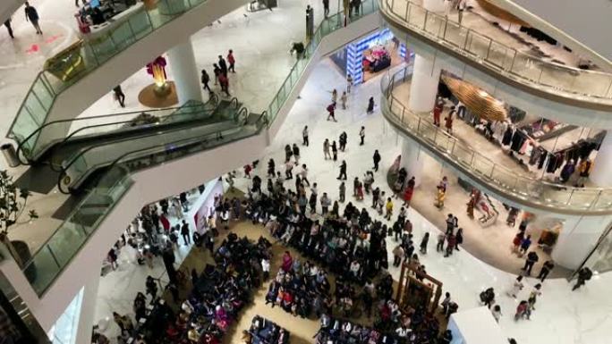 泰国全球目的地 “ICONSIAM” 的内部视图曼谷湄南河上的新全球地标