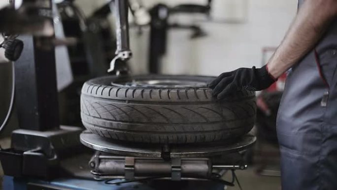 轮胎服务: 从磁盘上卸下轮胎