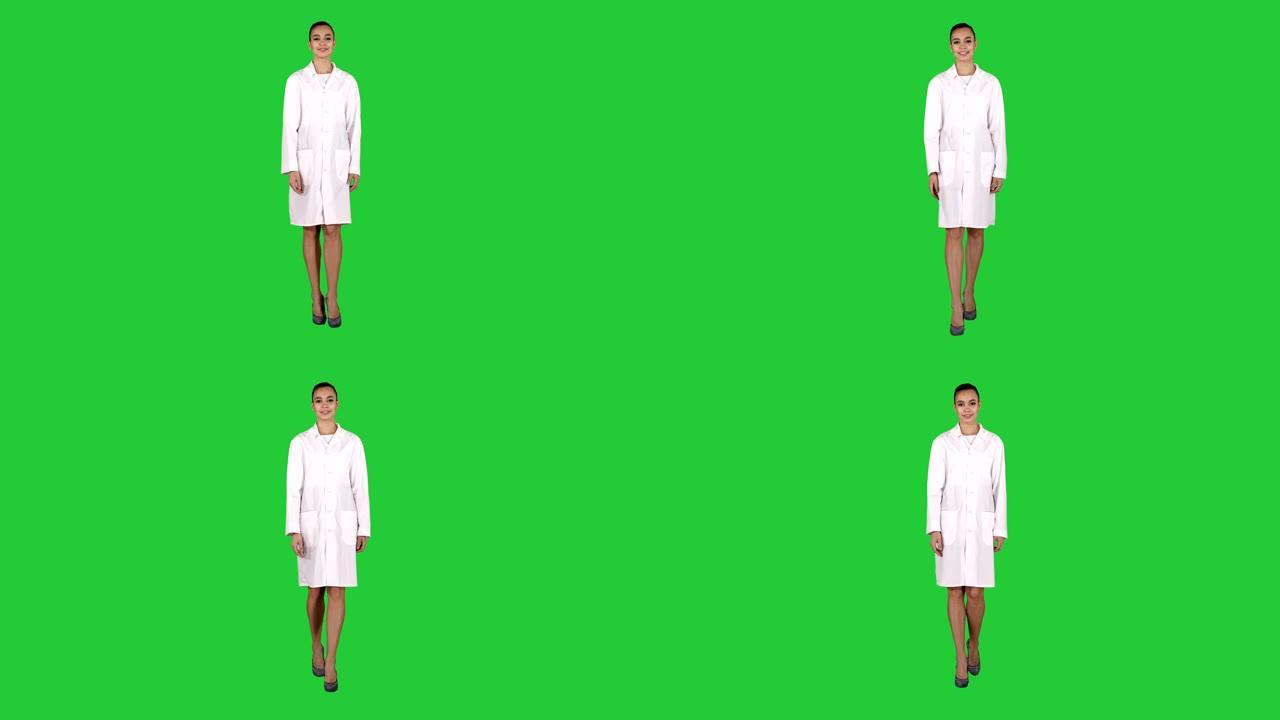 医生妇女在绿色屏幕上直奔，色度键