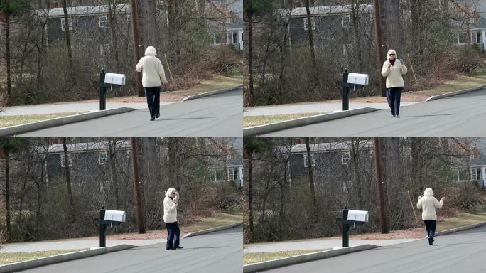 老年妇女在街上散步和跳舞