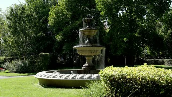 伦敦摄政公园大道花园的分层喷泉