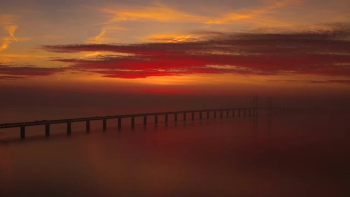 日落时分的奥雷松德桥。