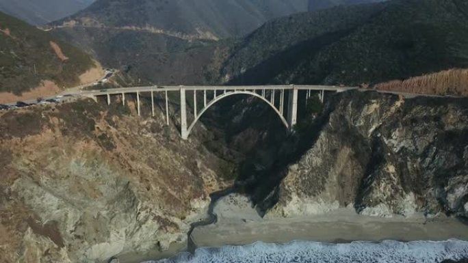 加州大苏尔空中无人机景观-4k标志性比克斯比大桥
