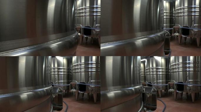 法国吉伦特酿酒师工厂的一排排现代不锈钢罐