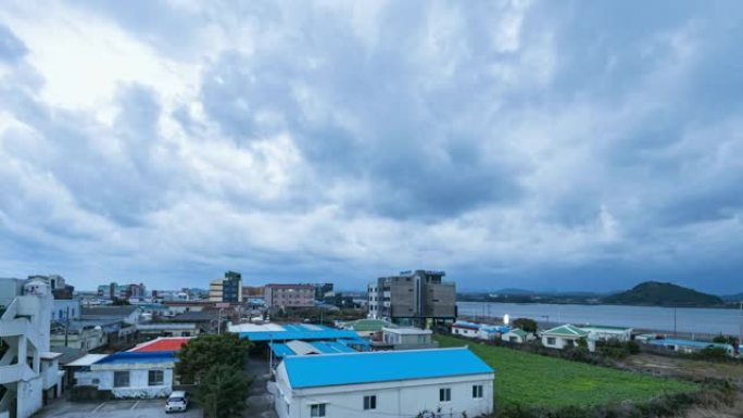 韩国济州岛的暴风云。延时