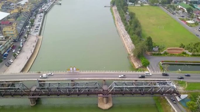 河上长桥的空中拍摄。
