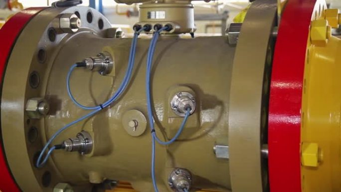 发动机水泵水概述或设备横截面。景。大型管道特写
