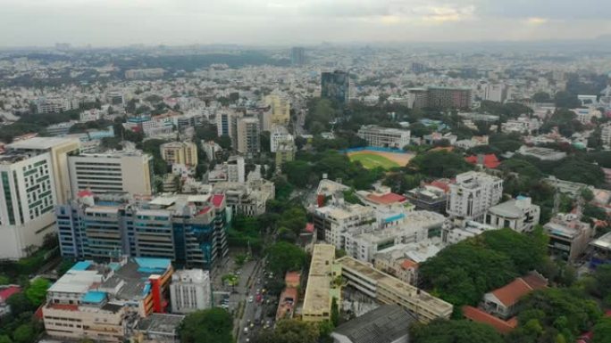 日落时间班加罗尔城市景观市中心航空全景4k印度