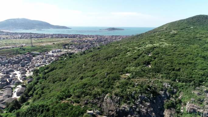 礁石海岸线