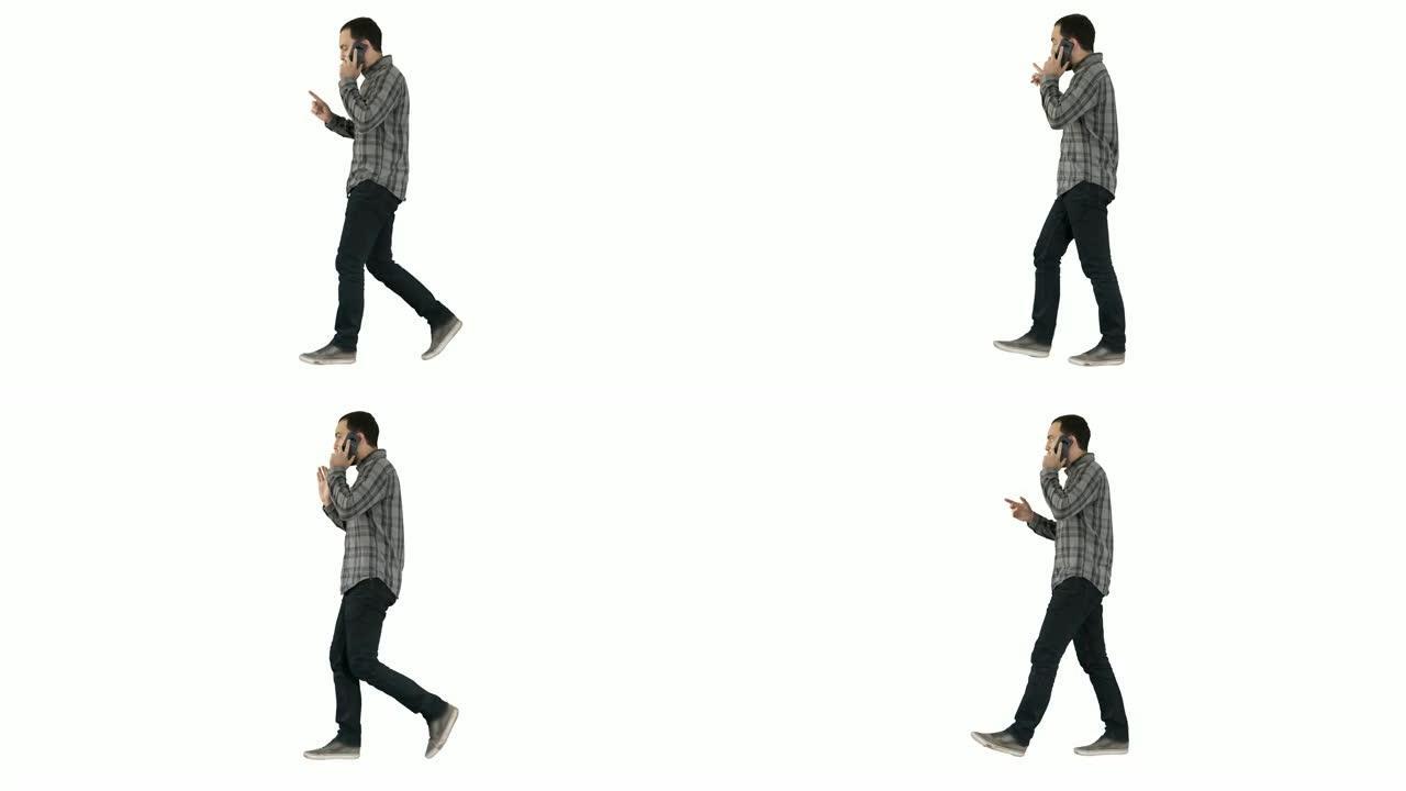 男人在电话上聊天，走路和在白色背景上做手势