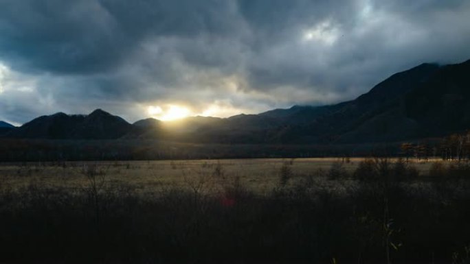 多莉在日本秋天拍摄了小田广原场