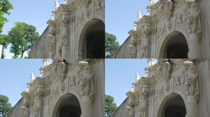 城堡门与阿特拉斯雕像