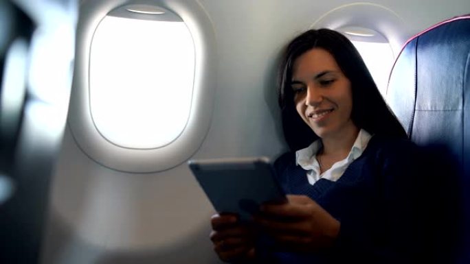在飞机上使用平板电脑