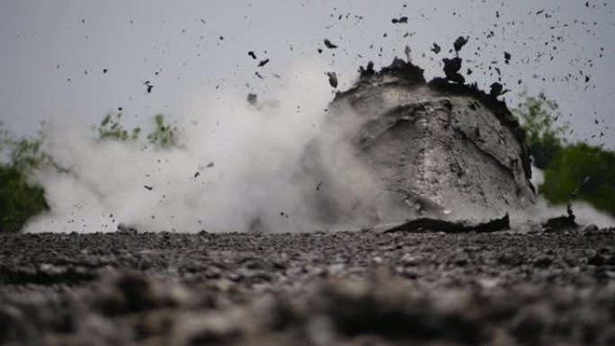 泥火山Bledug Kuwu，印度尼西亚