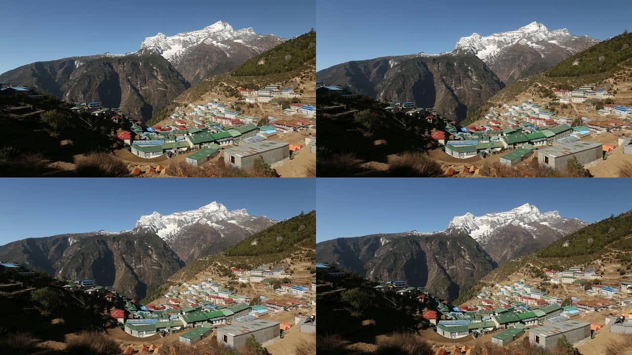 以喜马拉雅山脉为背景的南切巴扎村