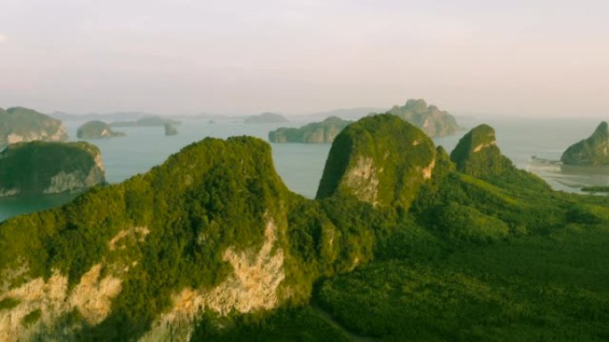 萨梅德南舍群岛的一个长而高的岛屿