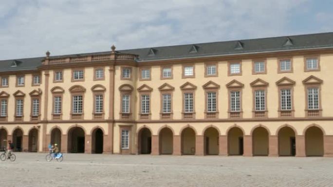 曼海姆宫 (德语: Mannheimer Schloss)-潘左