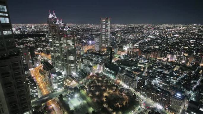 晚上的新宿摩天大楼群