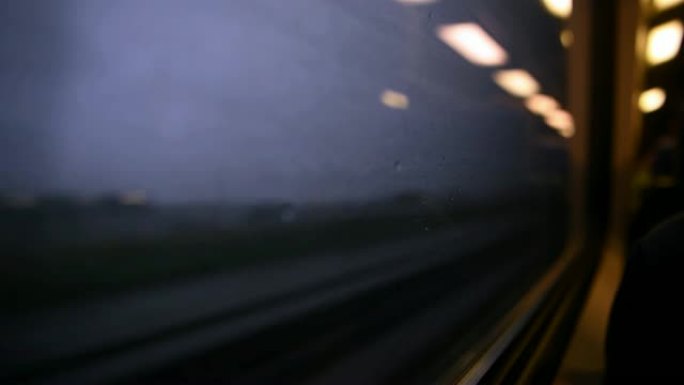 窗户上的铁路