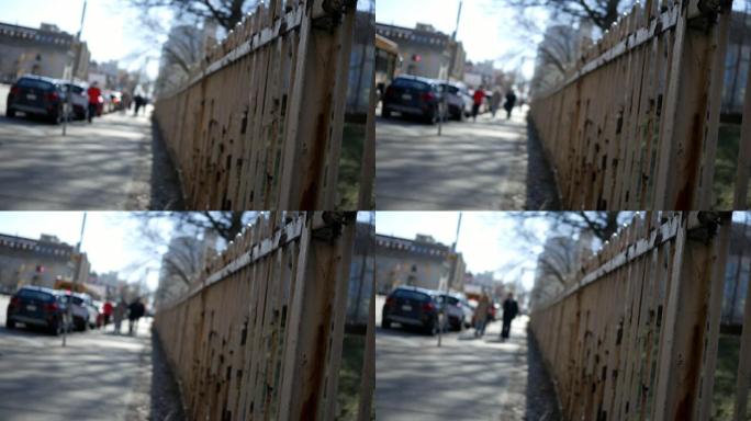 宾夕法尼亚州奥克兰与人行道接壤的生锈围栏