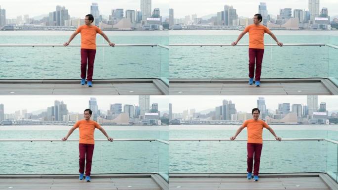 香港成熟中国男人的全长肖像
