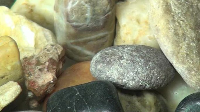 石头，石头，鹅卵石